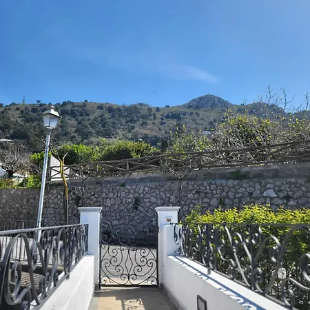 Affittacamere L'agrumeto Anacapri (Isola di Capri)